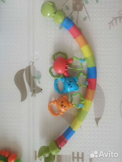 Дуга с игрушками