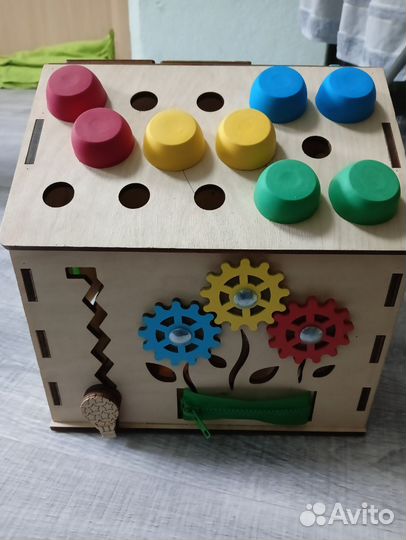 Игрушка, Бизиборд