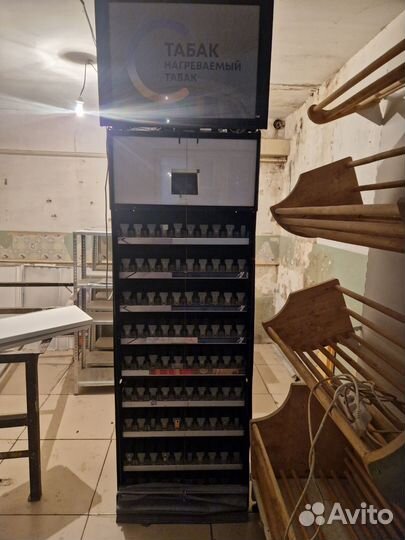 Стелажи сигаретный шкаф