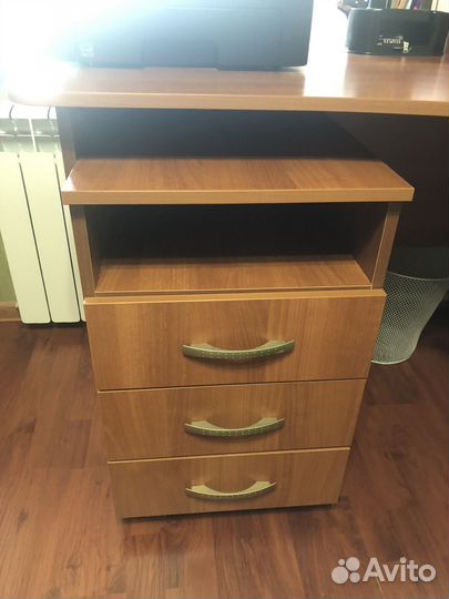 Компьютерный стол