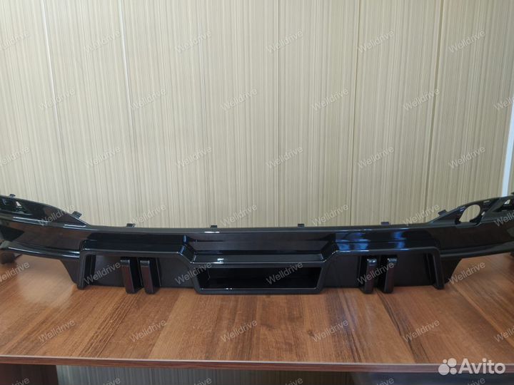 Диффузор BMW 5 G30 New style черный глянец