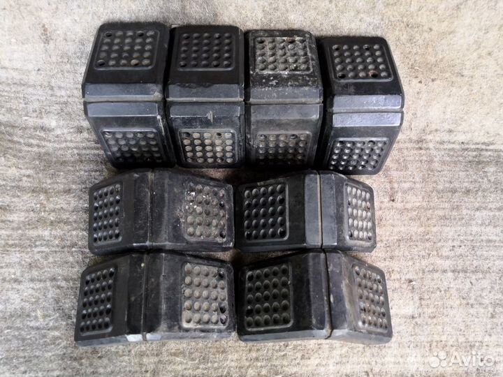 Уголки резиновые б/у 120ммх80мм