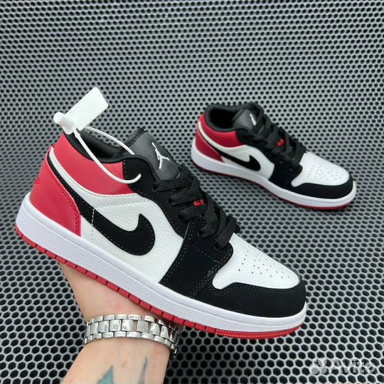 Кроссовки Nike Air Jordan 1 Low Black Toe