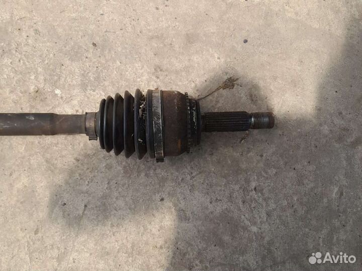 Привод правый Mitsubishi Lancer 9 2 литра