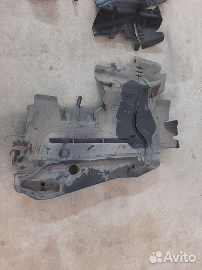 Воздуховод радиатора Пежо 207 рестайлинг