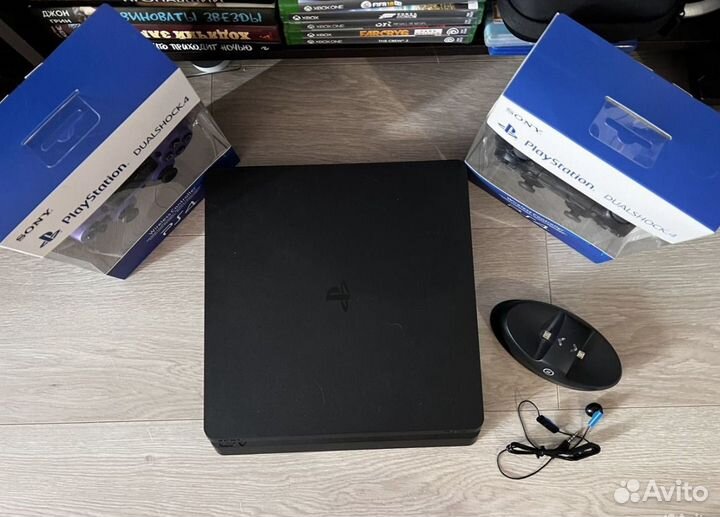 Ps4 slim 1tb + 2 новых геймпада + диск гта5