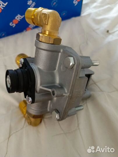 Ускорительный клапан на прицеп