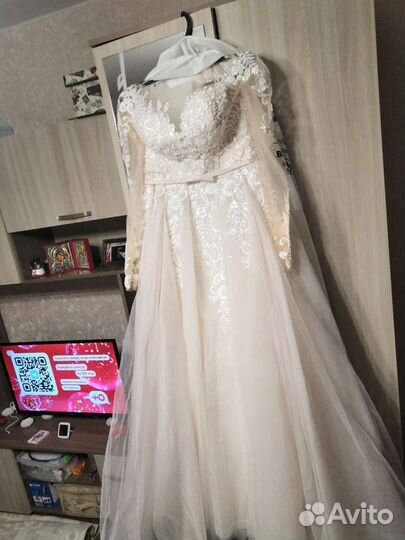 Свадебное платье