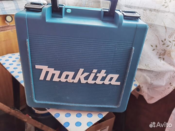 Ударная дрель makita