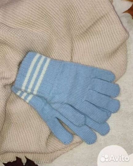 Перчатки детские в трёх цветах новые