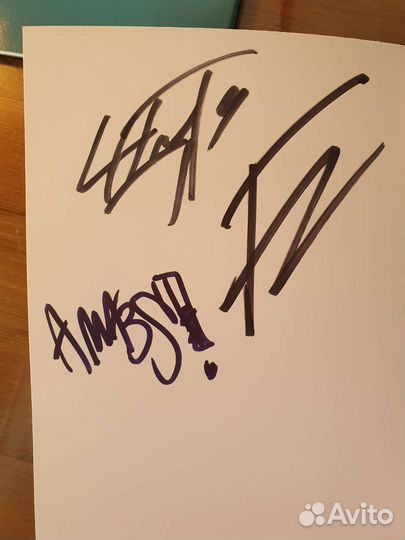 Блокнот 13 карт студия Феникс с автографами