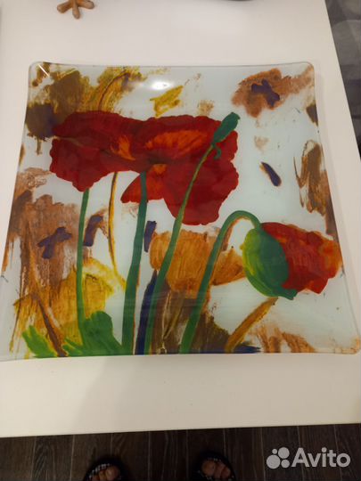 Блюдо стекло р 30 на30 по бокам бортик