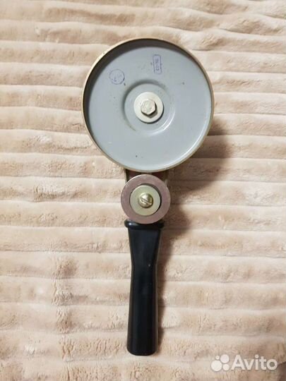 Закатывающее устройство