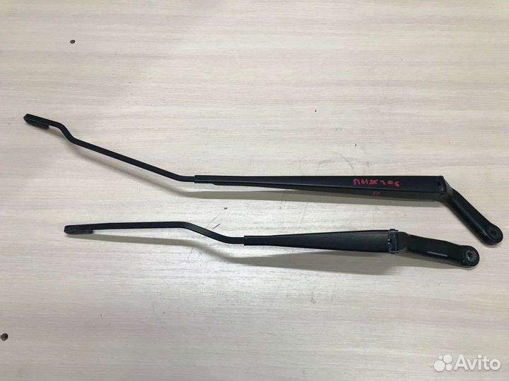 Поводки дворников Peugeot 206