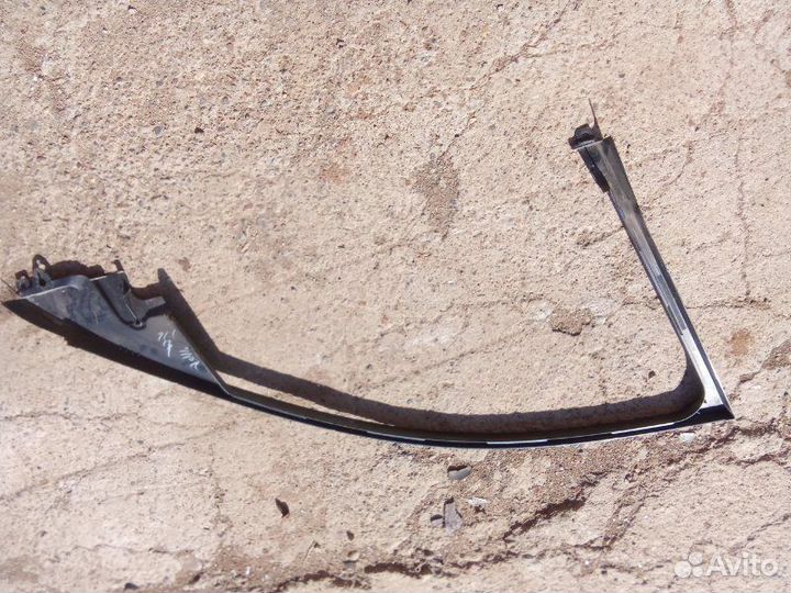 Рамка стекла двери передняя правая Infiniti Fx 37