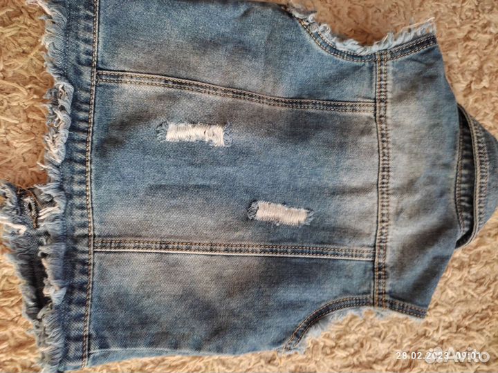 Джинсовая безрукавка для девочек