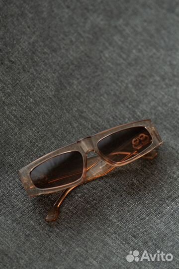 Солнцезащитные стильные очки