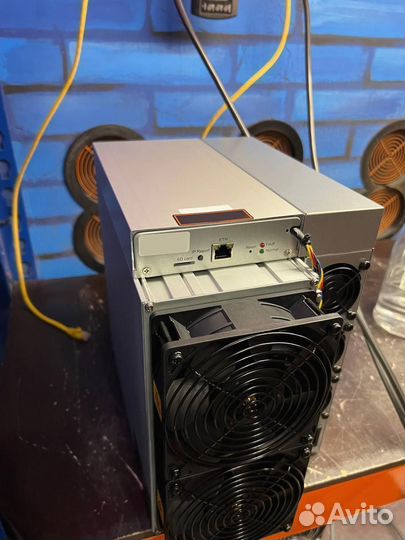 Asic Antminer L7 9050 MH/s Новый