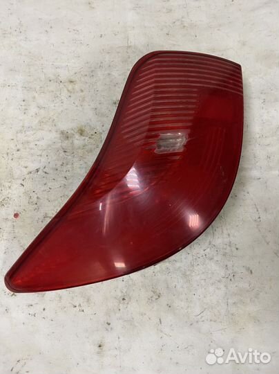 Фонарь задний правый Peugeot 308 универсал