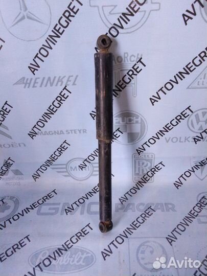 Стойка амортизатор задняя Mitsubishi L200