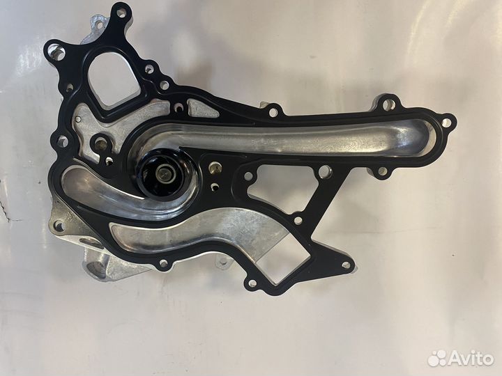 Водяная помпа Mercedes M276