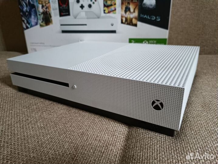 Xbox One S 1TB + 400 Игр (Полный Комплект)