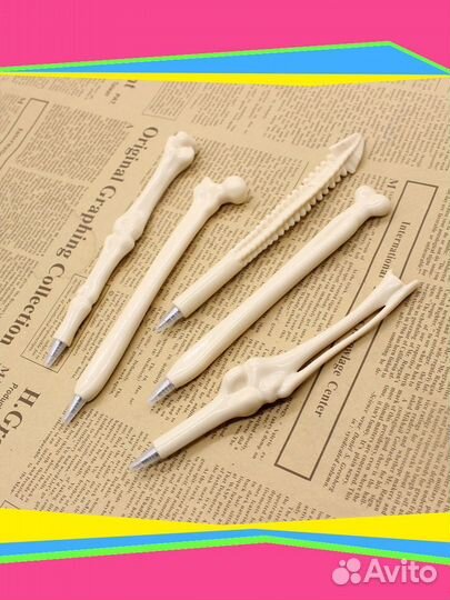 Набор синих шариковых ручек форма скелета человека