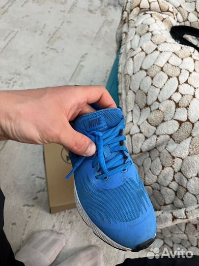 Кроссовки женские Nike р. 35,5