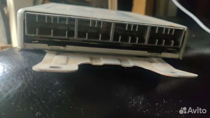 Блок управления двигателем MD354638