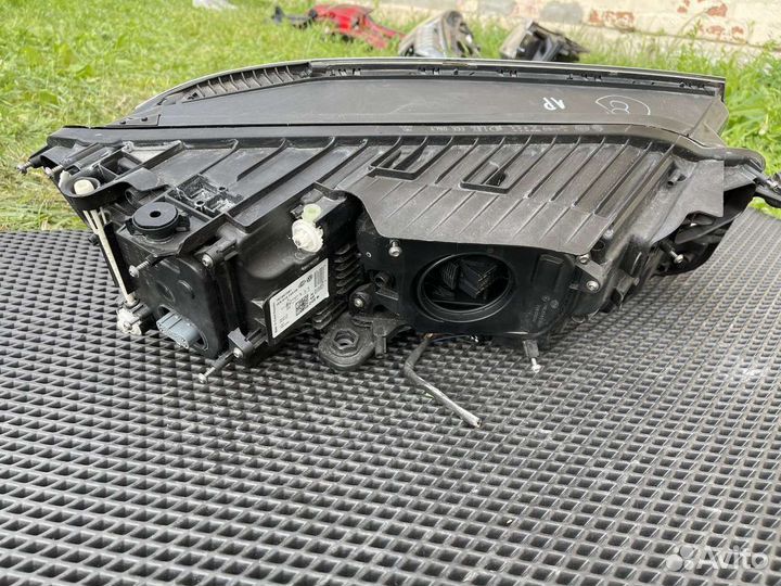 Volkswagen Touareg 3 фара левая матричная matrix