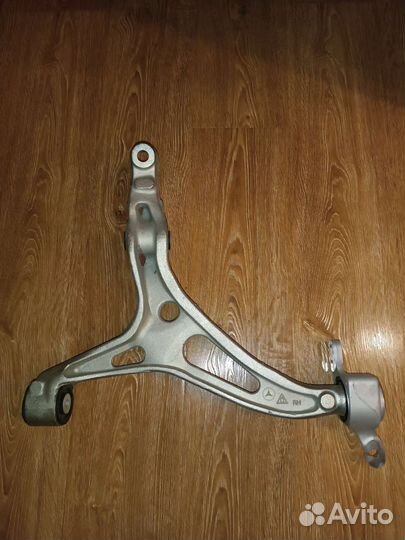 Mercedes рычаг W164 передний правый. ML.GL