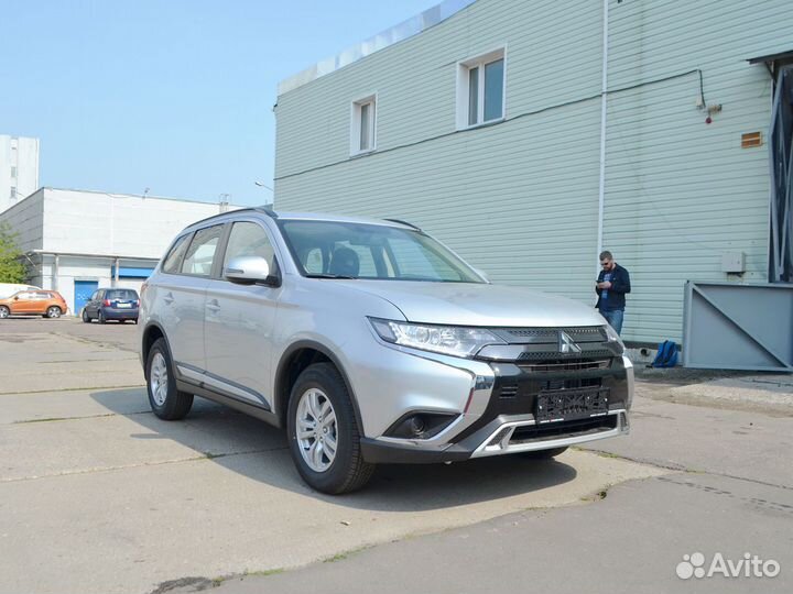 Mitsubishi Outlander 2.0 CVT, 2022