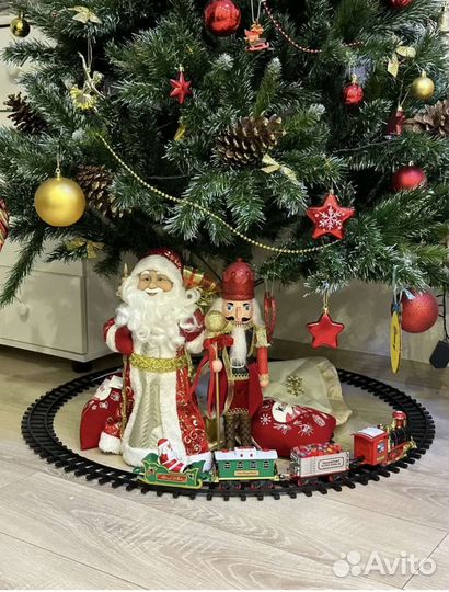 Поезд на/под новогоднюю ёлку