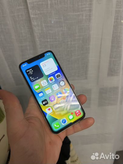 iPhone X, 64 ГБ