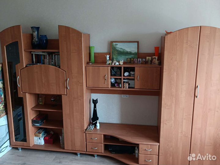 Стенка в гостиную бу