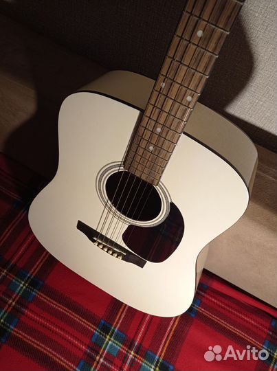 Акустическая гитара Martinez