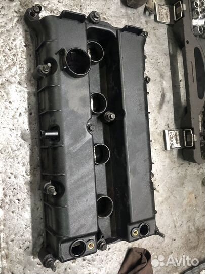 Крышка клапанов