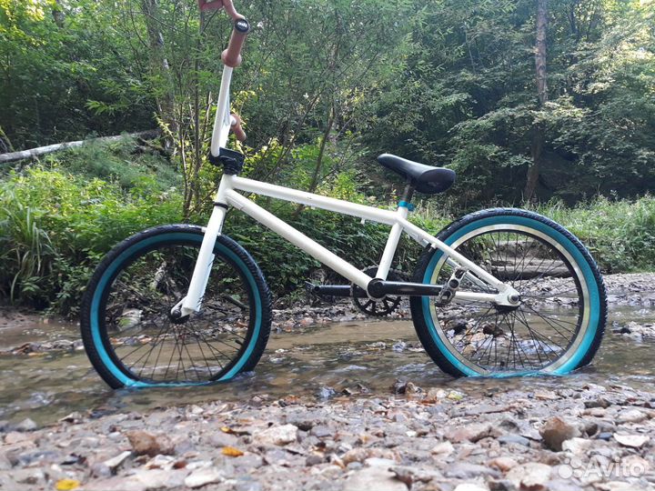 Трюковой велосипед BMX