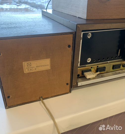 Проигрыватель виниловых пластинок исправный