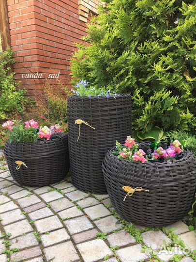 Кашпо для цветов из ротанга