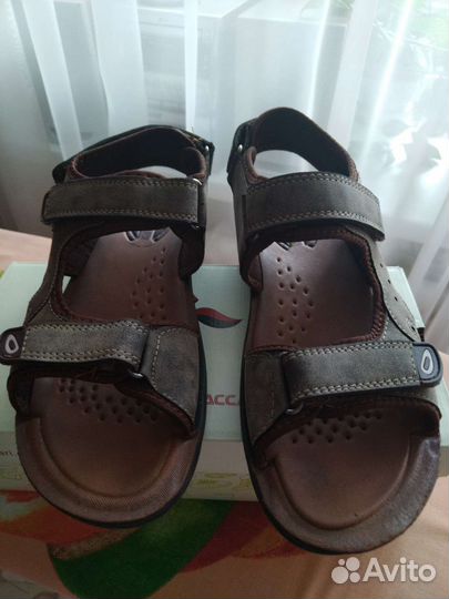 Сандали новые