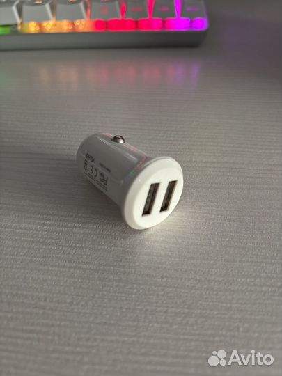 Одним лотом 2 автомобильные зарядки USB