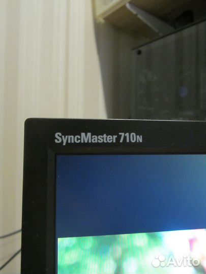 Монитор Samsung SyncMaster 710N