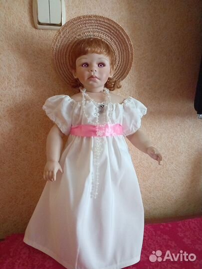 Кукла фарфоровая коллекционная