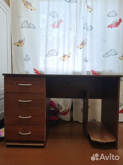 Компьютерный стол