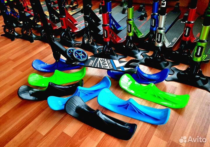 Трюковой самокат на лыжах