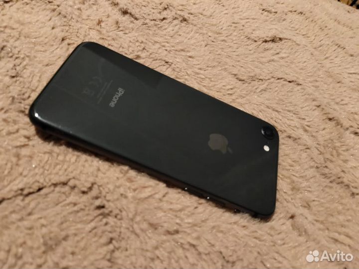Телефон iPhone 8 64 gb