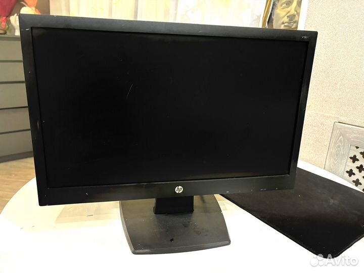 Монитор HP V197 18.5