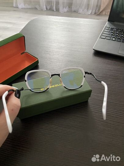 Солнечные очки женские