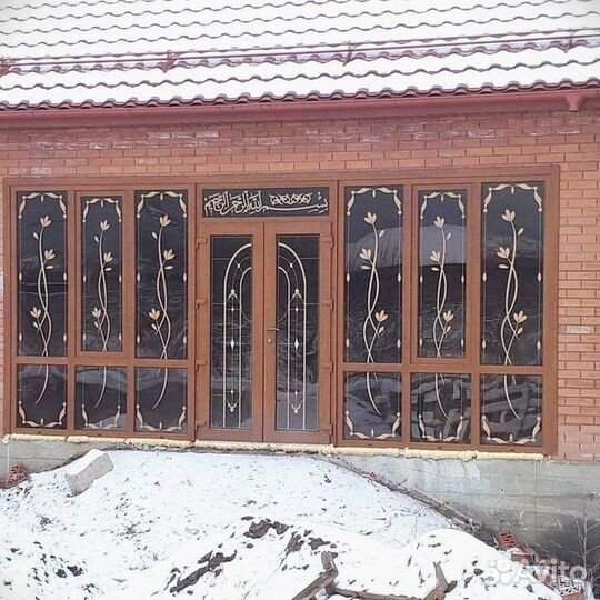 Пластиковая дверь